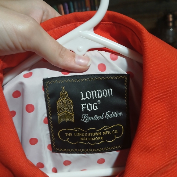 Vintage London Fog Limited Edition Coat Red/Orange Polka dot lining Size XS/S - Picture 2 of 10
